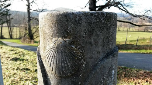 la Borne du Pèlerin à Eysus